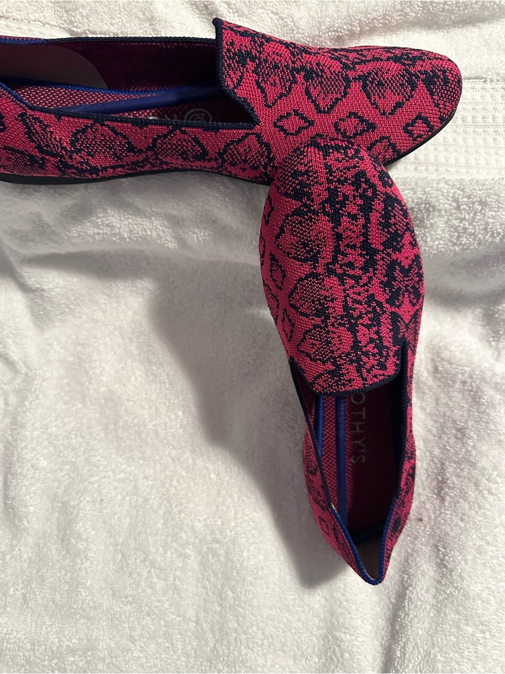 Rothy’s The Loafer Shoes- NIB- Fuchsia Navy
Snake Print- 9 - Picture 5 of 7